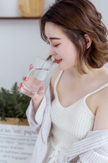 丰满白嫩少妇肉肉大HD